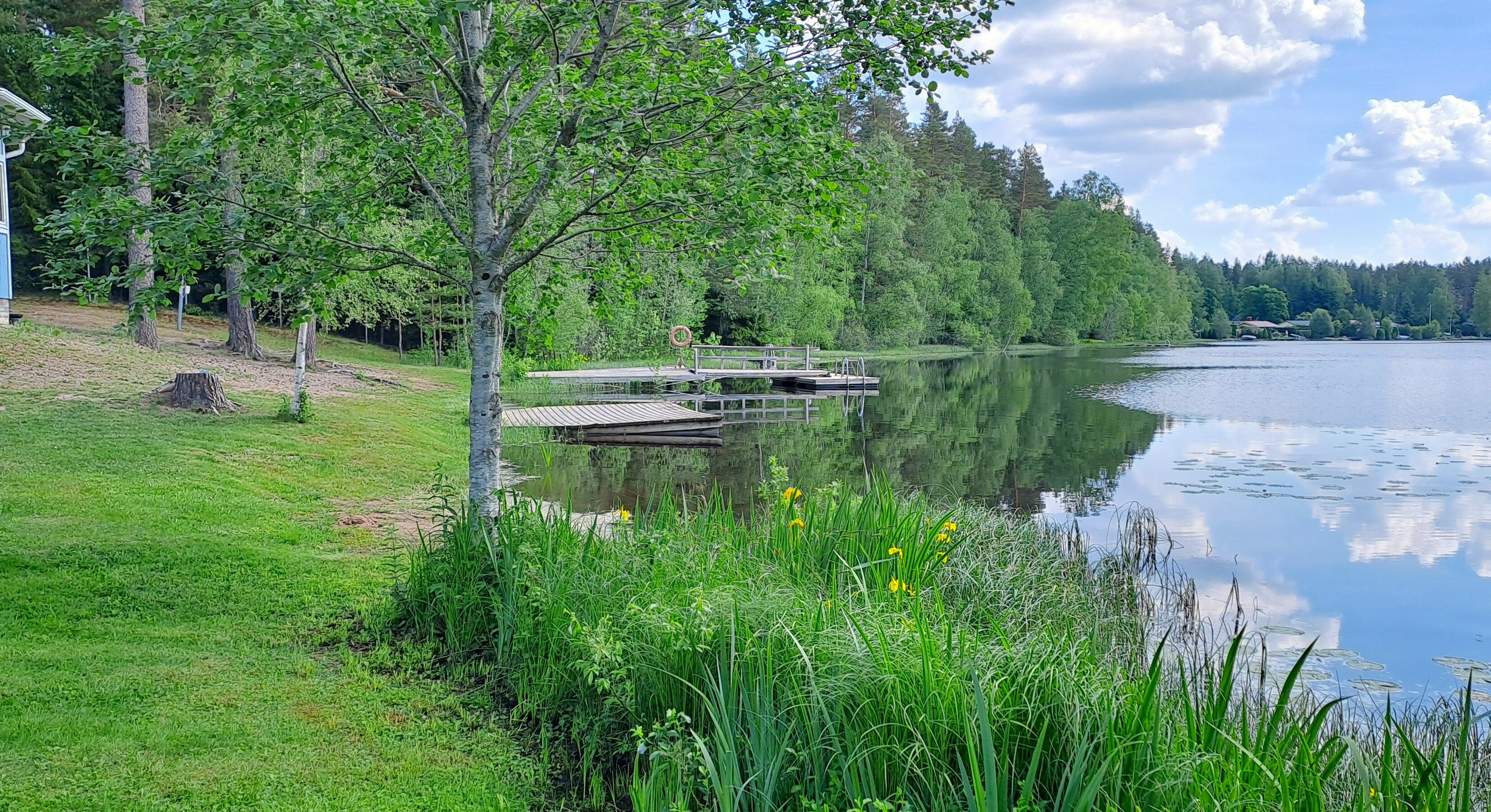 Pappisten järven uimapaikka ja tanssilava.